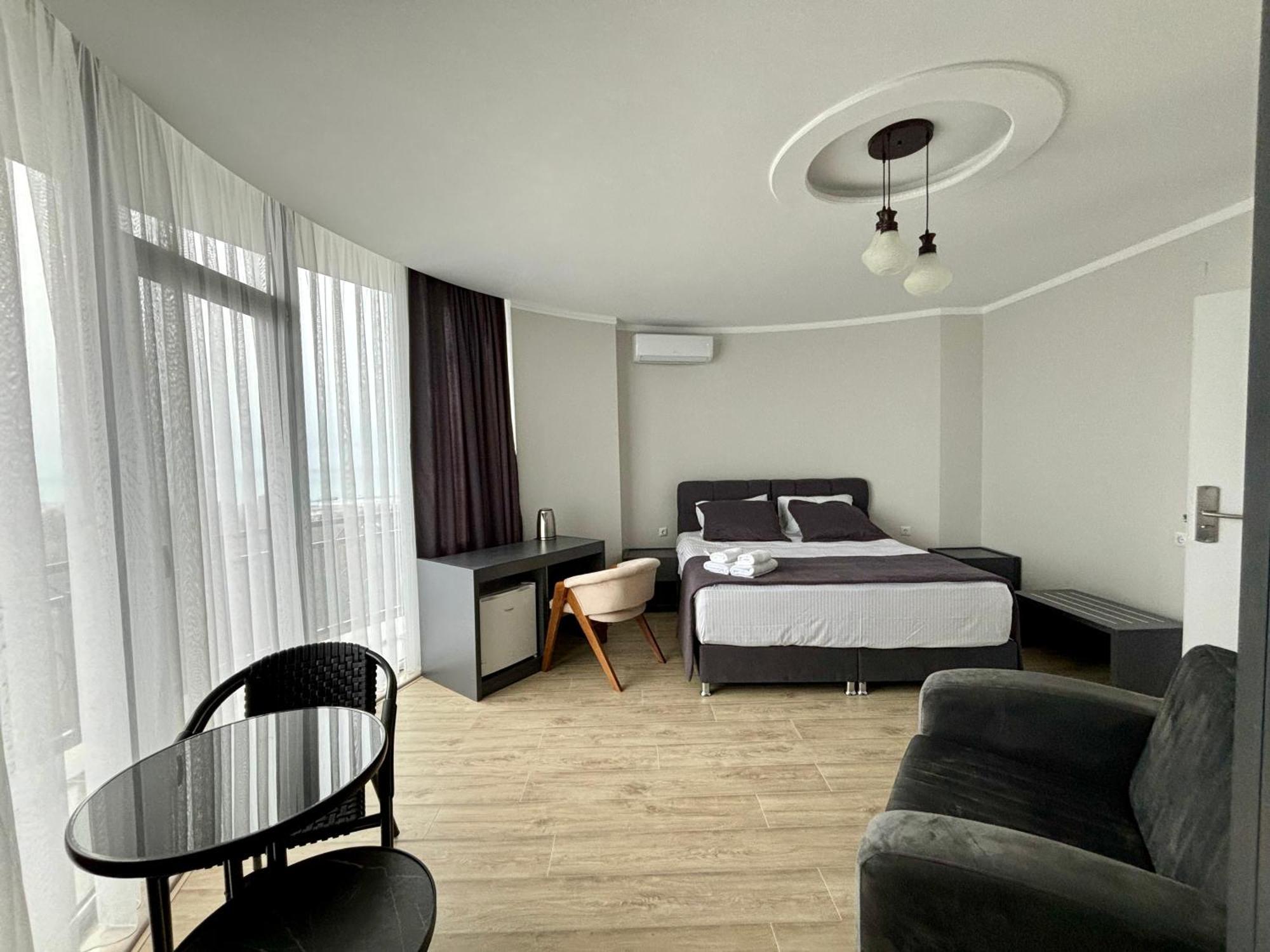 Hillside Inn Батумі Екстер'єр фото